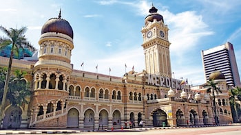 Private Airport Transfer With Kuala Lumpur Tour Enroute