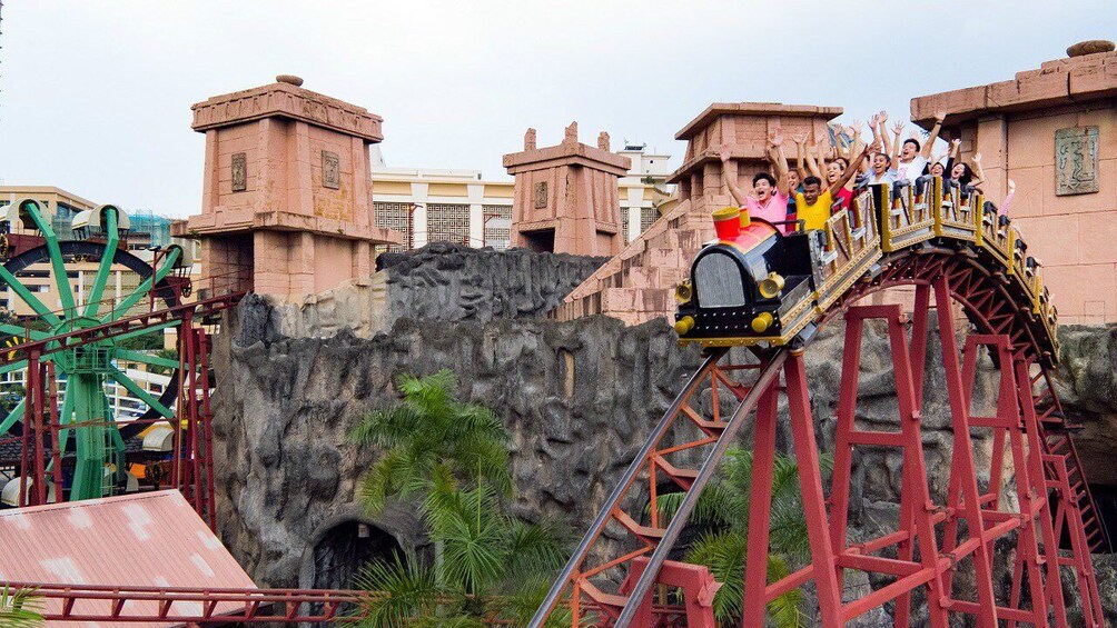 Private Sunway Lagoon Theme Park with Transfer
