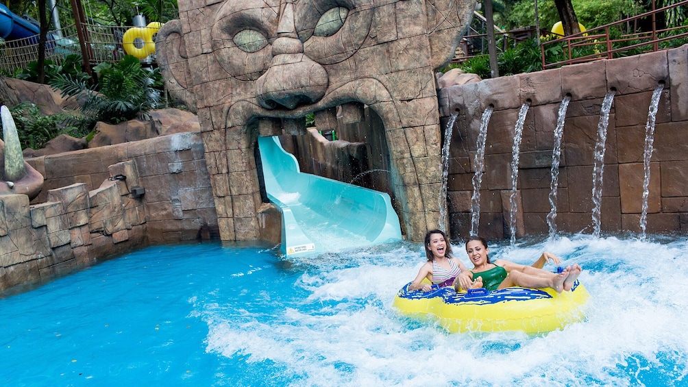 Private Sunway Lagoon Theme Park with Transfer