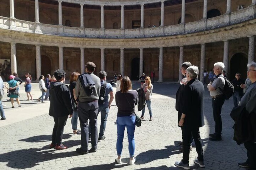 Alhambra and Generalife Small Group Guided Tour with Skip the Line Tickets