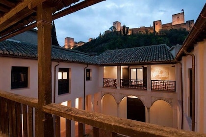 Alhambra & Generalife, Albaicín & Sacromonte Spring-køen privat tur