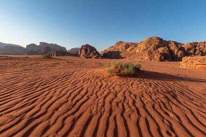 Private 2-Day Hiking Tour in Wadi Rum from Aqaba