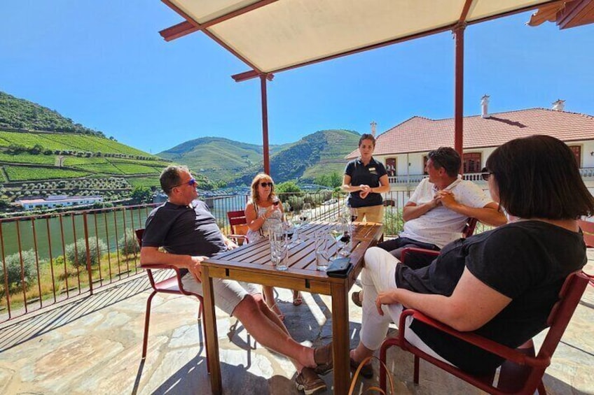 Private Douro Valley Tour with Sommelier, Lunch and Wine Tasting