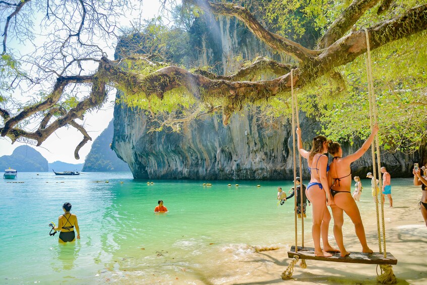 Longtail Boat Private Charter Tour to Hong Island From Krabi