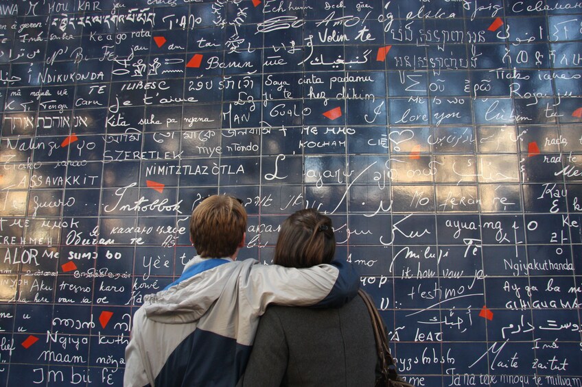 Apri foto 1 di 4. French Romance Walking Tour of Montmartre