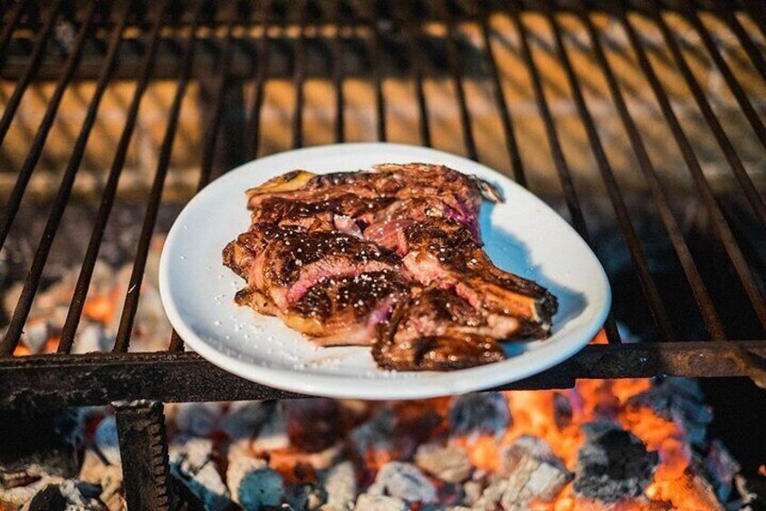 Best meat in the basque country 2017-2018. Always personally selected by the chef 