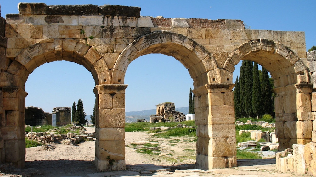 Arches in the ruins of Pamukkale
