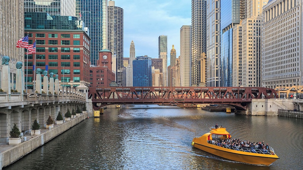 Go City - Chicago All-Inclusive Pass: 1 to 5 Day Access to 25+ Activities 