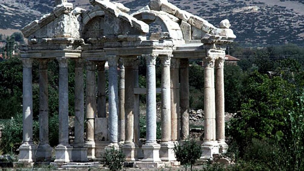 Pillars and ruins of Pammukkale