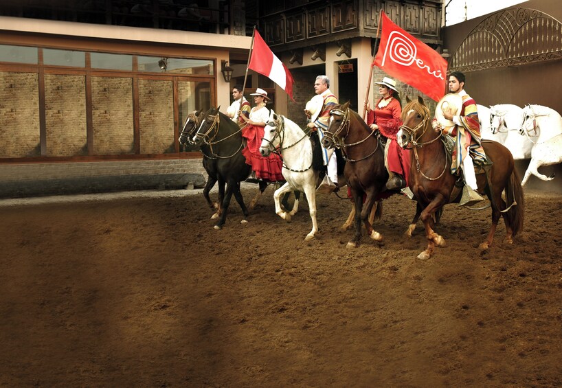 Full-Day Private tour to Pachacamac including lunch with Paso Horse show