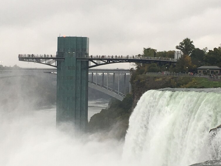 Private Niagara Falls Tour with Maid of the Mist Boat Ride