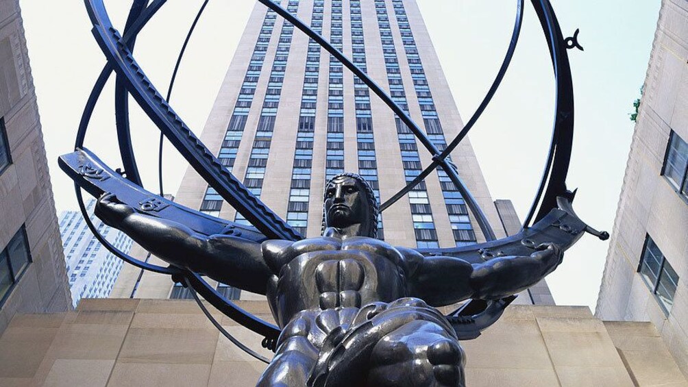 Atlas sculpture at Rockefeller Center in New York