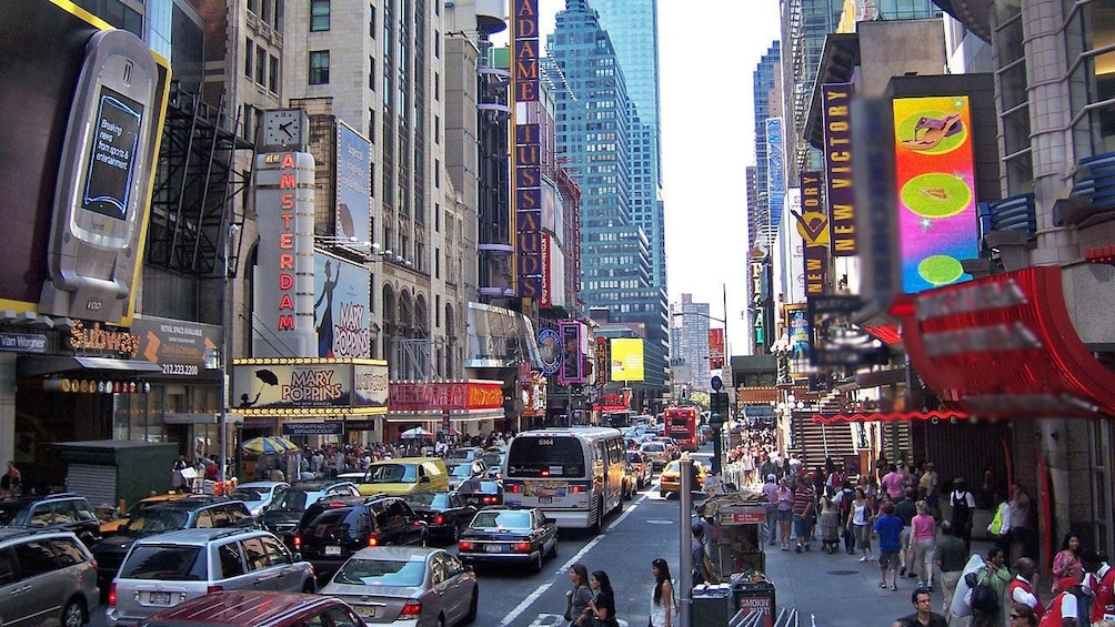 crowded city roads and streets in New York