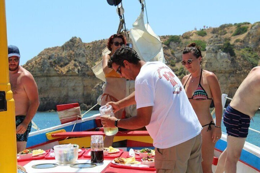 Half-Day Sailing Tour in Baia de Lagos with Lunch