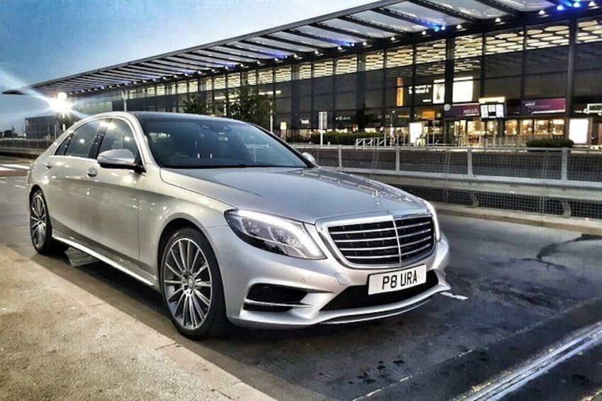 Show item 3 of 18. Nottingham to London Heathrow (LHR) Airport Luxury Private Airport Transfer