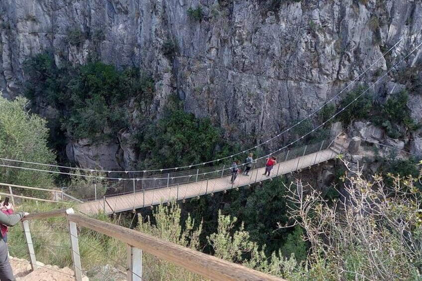 Walking Tour of the Hanging Bridges of Canyon de Turia and Chulilla Village