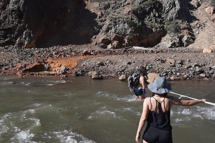 Crossing the ford to the pools sector
Cross River to hotspring side