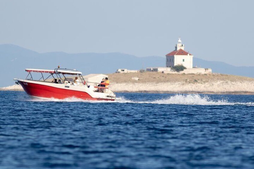 Private Red Rocks and Pakleni Islands beach hopping speedboat tour
