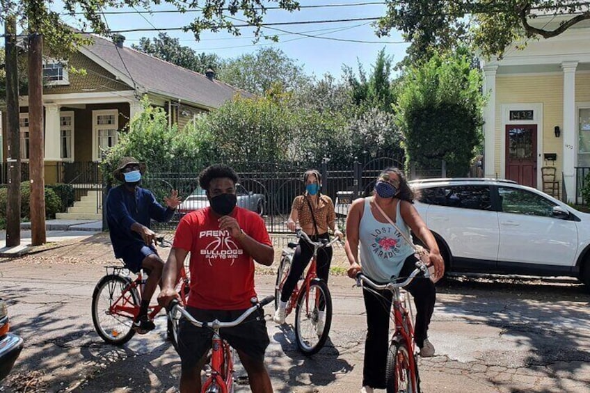 New Orleans Garden District and Cemetery Biking Tour