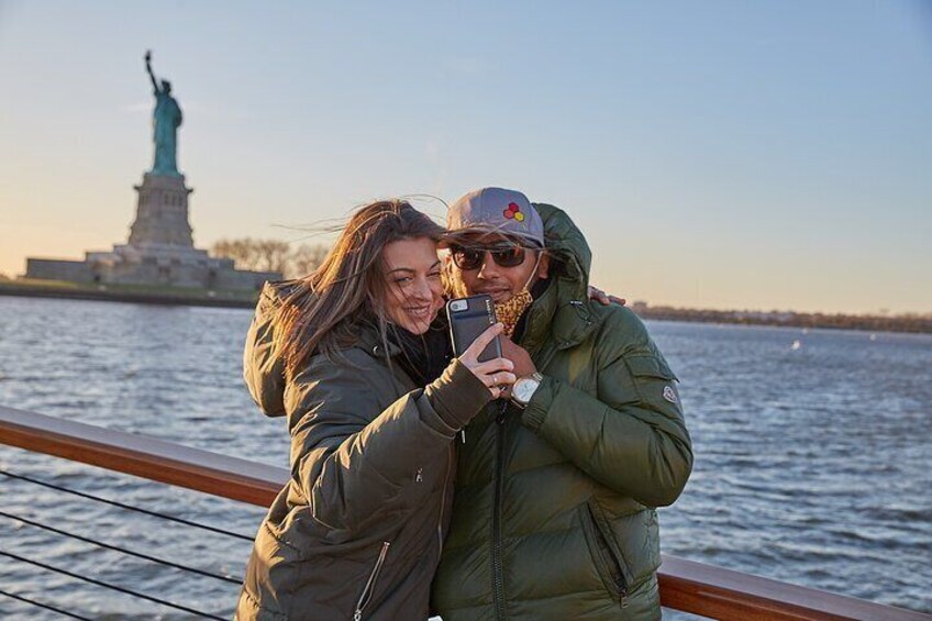 New York City Holiday Sunset Sightseeing Cruise 