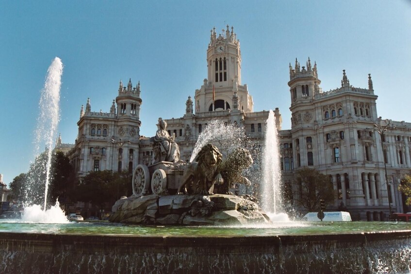 Madrid Highlights & Skip-the-Line Royal Palace guided Tour