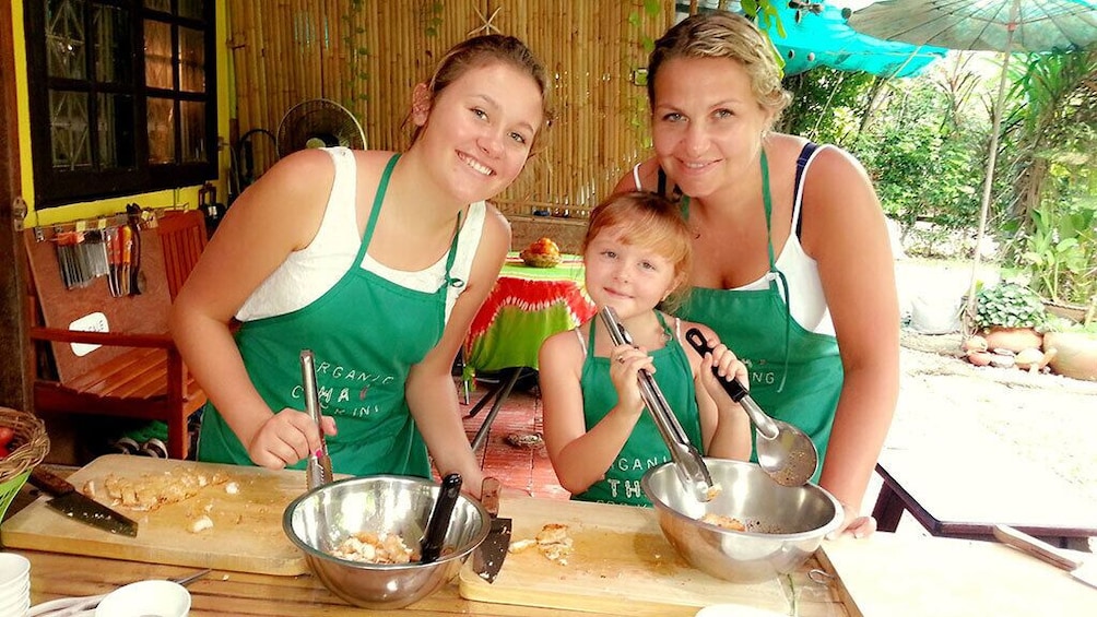 Organic Thai Cooking Class and Market Tour in Phuket