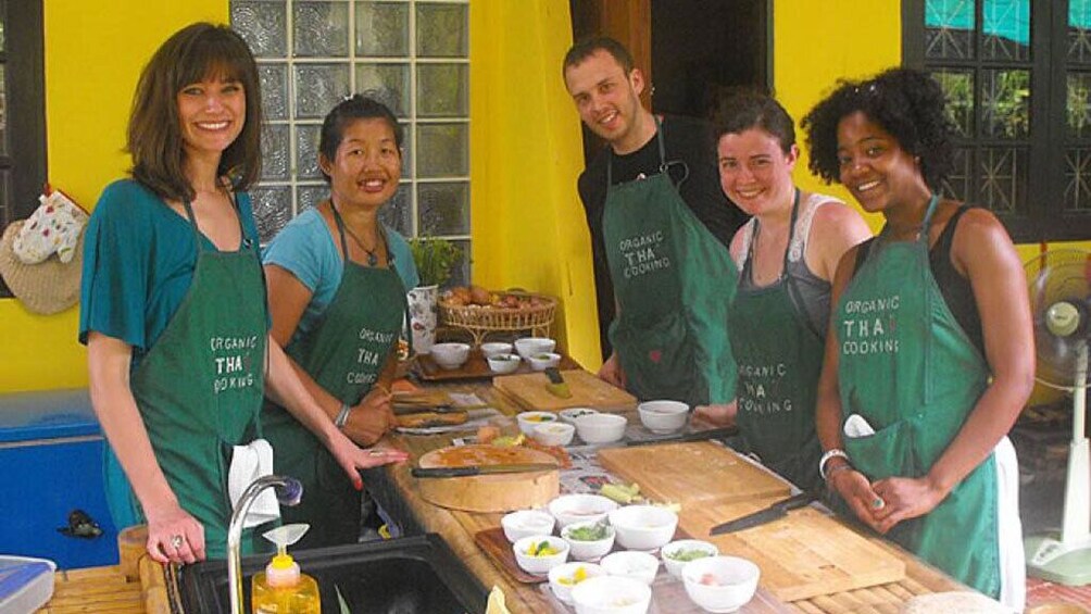 Vegetarian Thai Cooking Class and Market Tour in Phuket