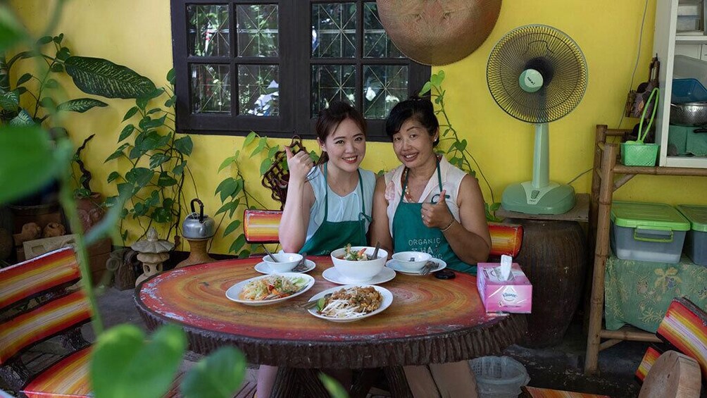 Vegetarian Thai Cooking Class and Market Tour in Phuket