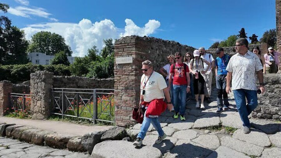 Pompeii Walking Tour: The Real History of the Ruins