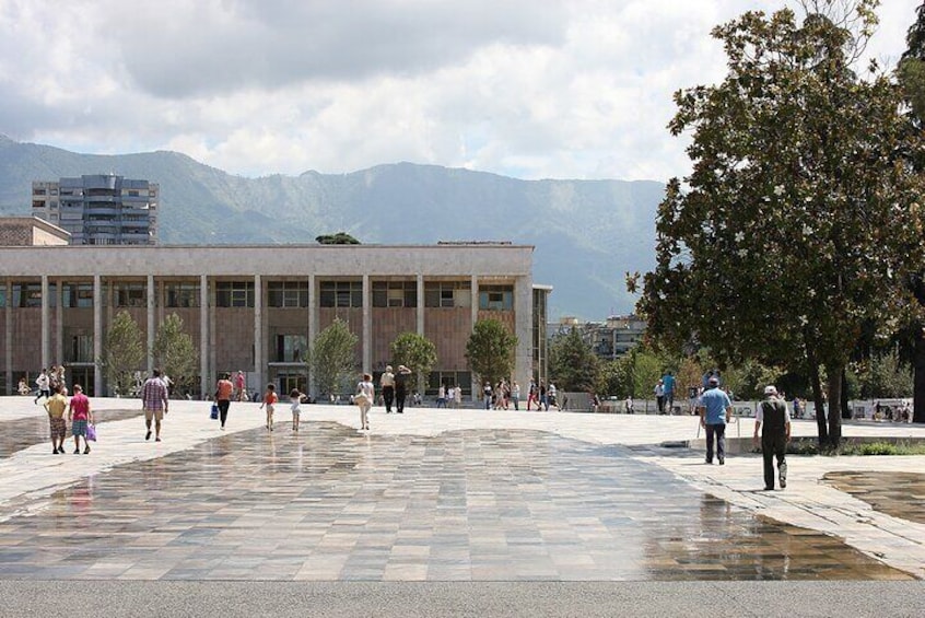 Tirana, Skanderbeg square