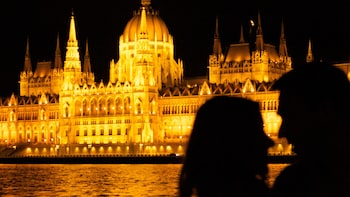Couple's Private Gellért Spa Massage & Bath with Danube Dinner Cruise