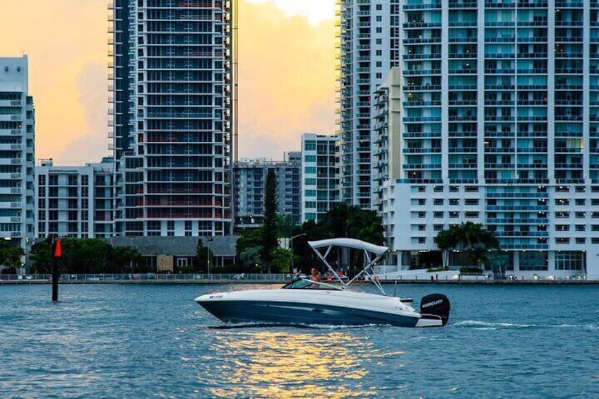 2-hour Miami Boat Tour Per Person Price