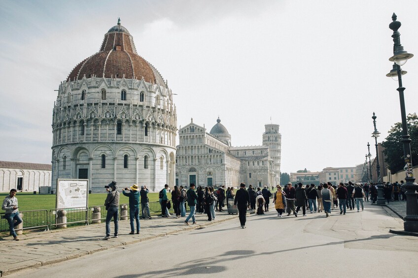 Pisa Morning Private Excursion with Admission to the Leaning Tower 