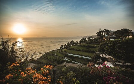 Private Night tour by Miraflores and Pisco Sour demonstration in Barranco