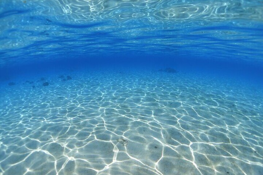 Crystal clear water !
