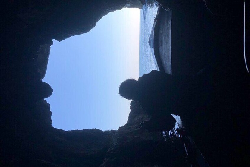 Private Excursion to Ortigia Island and Sea Caves with Prosecco
