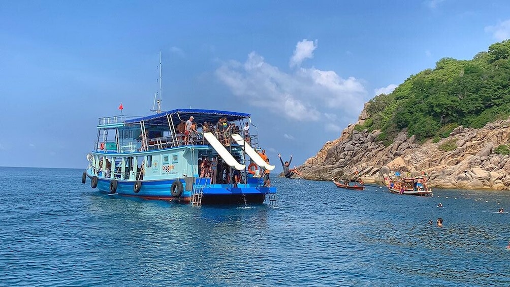 Koh Nangyuan & Bays of Koh Tao Snorkel Trip By The Oxygen