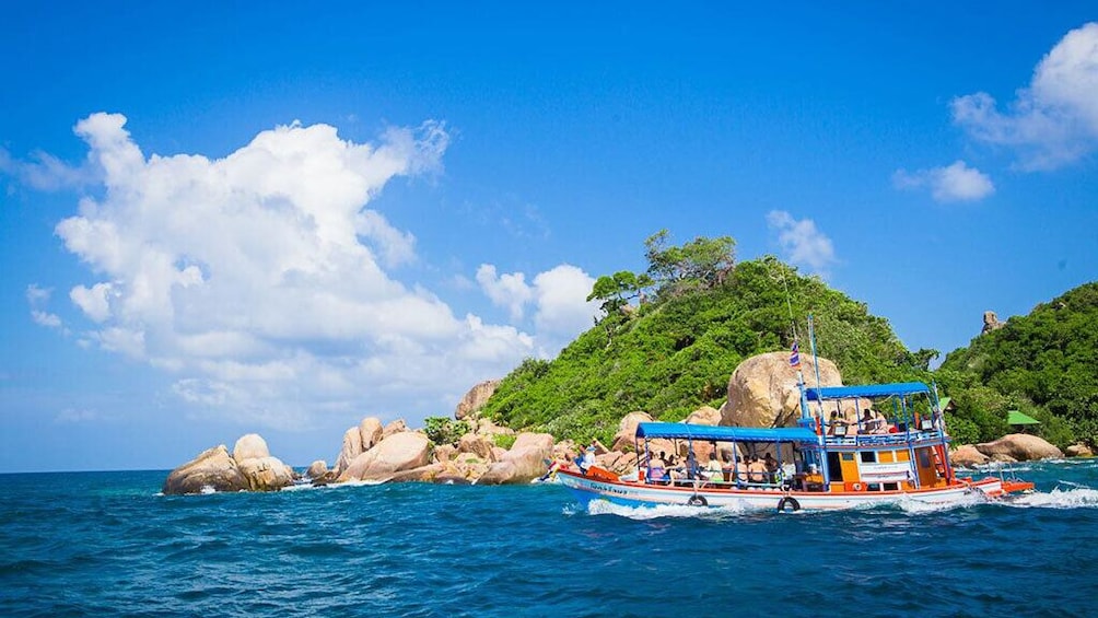 Koh Nangyuan & Bays of Koh Tao Snorkel Trip By The Oxygen