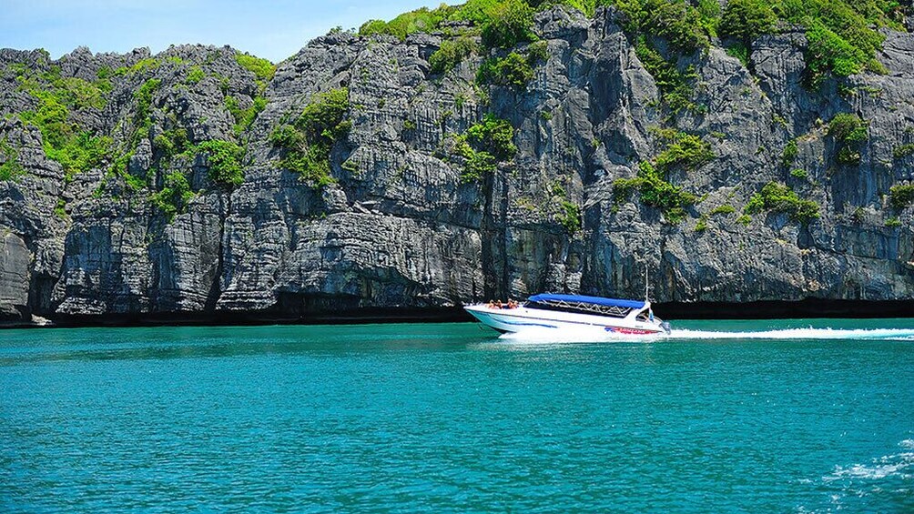 Angthong Marine Park Tour By Speedboat From Koh Phangan