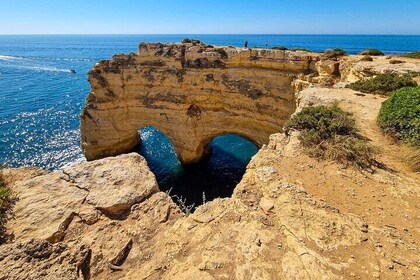 Ab Faro: 7-Täler-Wanderung, Benagil-Höhle und Schnorcheltour