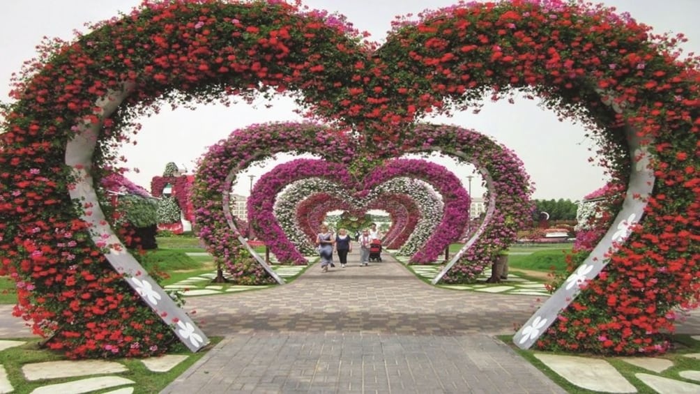 Miracle Garden: Flora & Fauna tour from Dubai with Gray Line