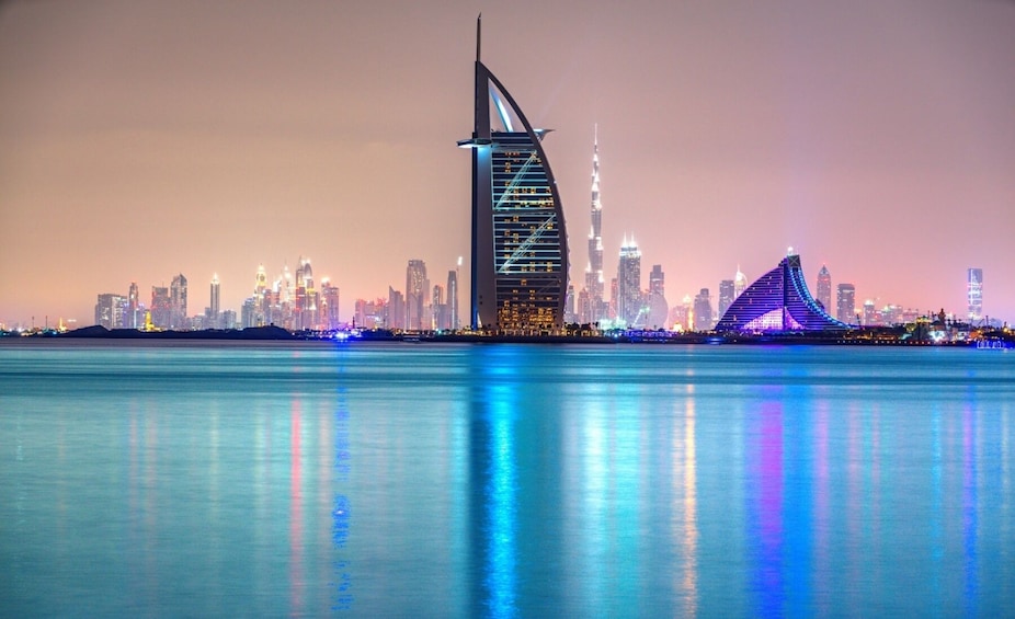 Dining at Atmosphere restaurant & discover Dubai by night