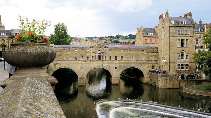 Pulteney Bridge over a river in Bath