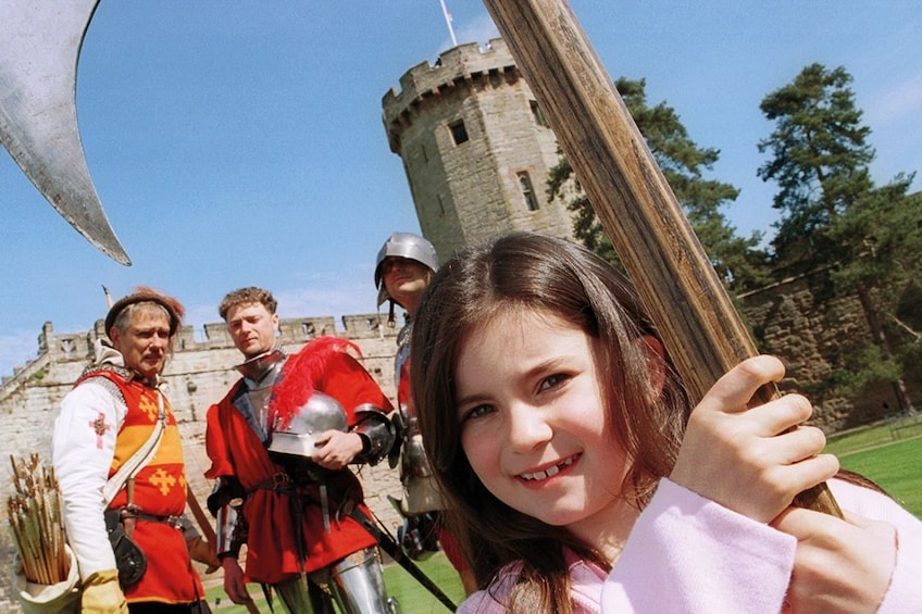Foto 5 von 9 laden Warwick Castle, Shakespeares England & Oxford with Admission