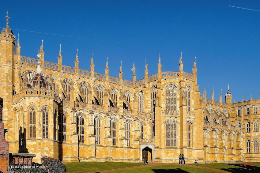 Windsor Castle, Stonehenge & Oxford Day Tour with Admission