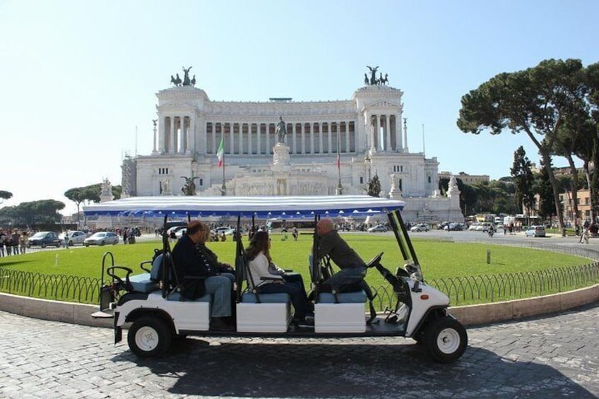 Rome by golf cart - Piazza Venezia