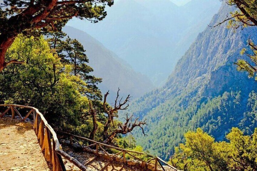 Samaria Gorge Hiking Day Tour From Rethymno