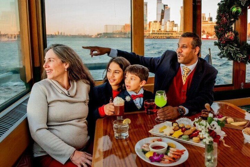 New York City Christmas Holiday Statue & Skyline Cocoa Cruise