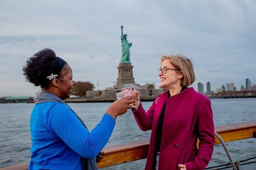 New York City Christmas Holiday Statue & Skyline Cocoa Cruise