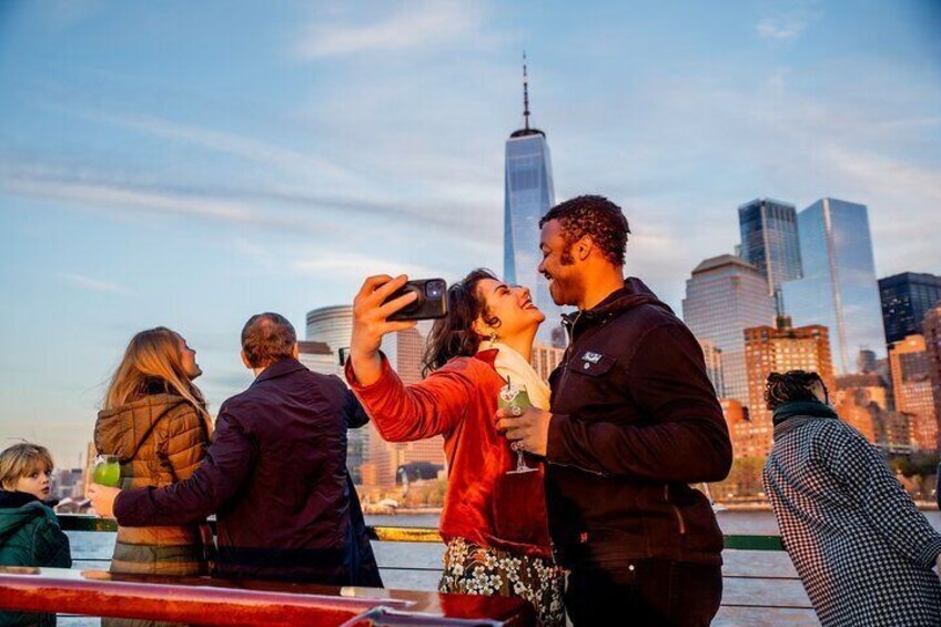 New York City Christmas Holiday Statue & Skyline Cocoa Cruise